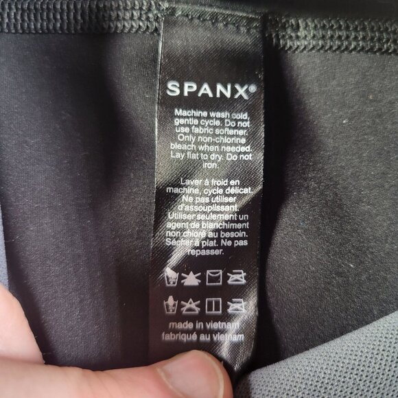 Spanx Women Every.Wear Black Asymmetrical Reflective Leggings Black Size S - Picture 4 of 9